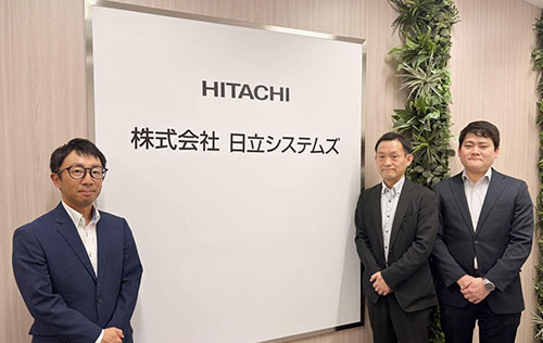 インタビューで伺った日立システムズ 受付前にて