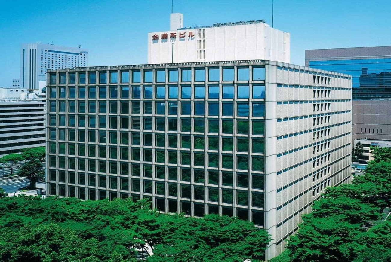 外部委託で時間がかかっていたWebサイトの更新を、CMSの導入で速やかな更新と情報の充実を実現。 30以上あったWebサイトも集約し、SEO効果も発揮され必要な情報に辿り着く “検索されやすさの向上”で、電話の問い合わせ本数が想像以上に削減されるほどに。