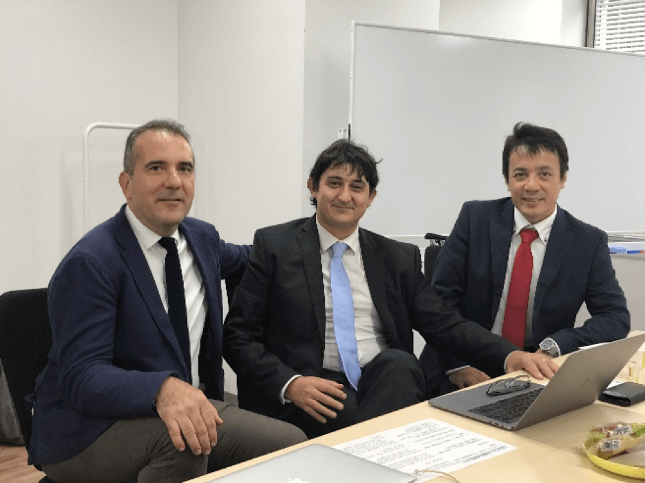 (左)Cognitive Technology社CEO Massimiliano Delsante氏 (中)同VP Sales and Marketing Stefano Pedrazzi氏 (右)ハートコア社CEO神野純孝氏